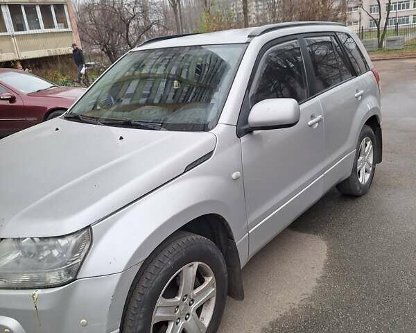 Серый Сузуки Гранд Витара, объемом двигателя 2 л и пробегом 250 тыс. км за 7199 $, фото 1 на Automoto.ua