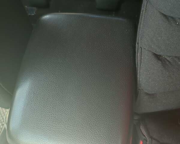 Сірий Сузукі Гранд Вітара, об'ємом двигуна 2 л та пробігом 250 тис. км за 7499 $, фото 24 на Automoto.ua