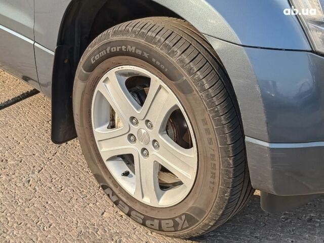 Серый Сузуки Гранд Витара, объемом двигателя 2 л и пробегом 204 тыс. км за 8490 $, фото 6 на Automoto.ua