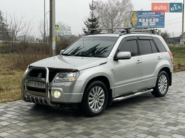 Серый Сузуки Гранд Витара, объемом двигателя 2 л и пробегом 171 тыс. км за 7900 $, фото 2 на Automoto.ua