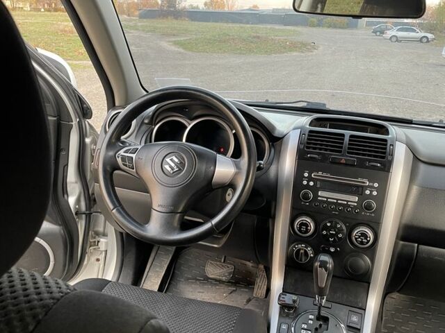Сірий Сузукі Гранд Вітара, об'ємом двигуна 2 л та пробігом 172 тис. км за 6750 $, фото 11 на Automoto.ua