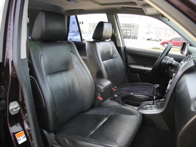 Серый Сузуки Гранд Витара, объемом двигателя 2.4 л и пробегом 225 тыс. км за 9500 $, фото 10 на Automoto.ua