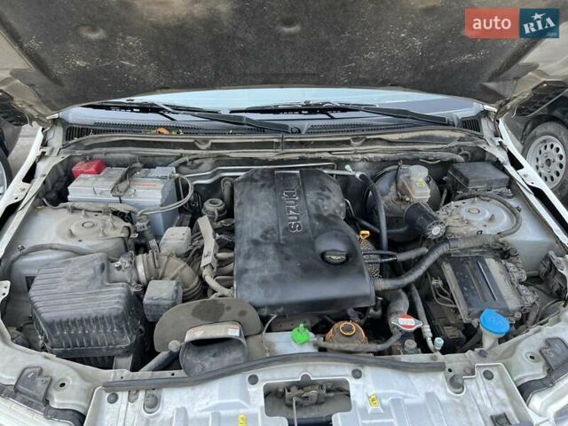 Серый Сузуки Гранд Витара, объемом двигателя 2.4 л и пробегом 91 тыс. км за 7850 $, фото 11 на Automoto.ua