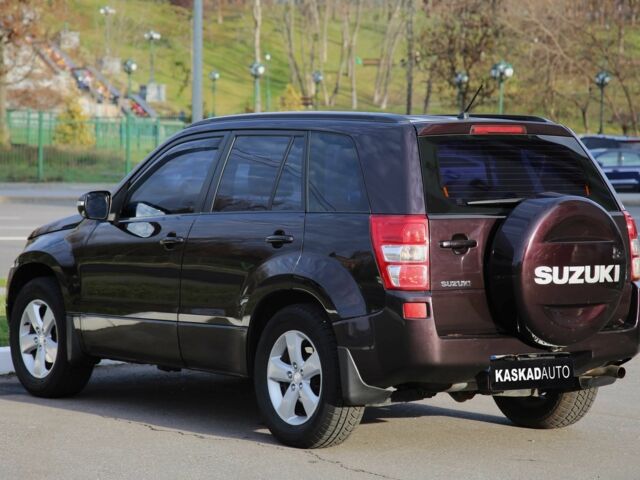 Серый Сузуки Гранд Витара, объемом двигателя 2.4 л и пробегом 225 тыс. км за 9500 $, фото 3 на Automoto.ua
