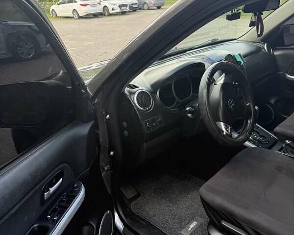 Серый Сузуки Гранд Витара, объемом двигателя 2.4 л и пробегом 160 тыс. км за 7200 $, фото 12 на Automoto.ua