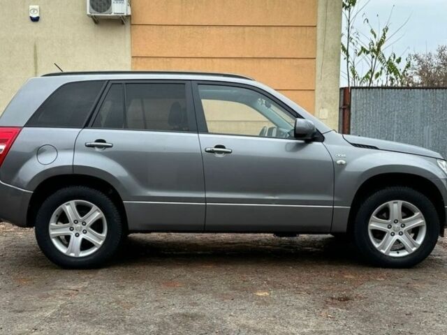 Серый Сузуки Гранд Витара, объемом двигателя 2.2 л и пробегом 230 тыс. км за 3600 $, фото 6 на Automoto.ua