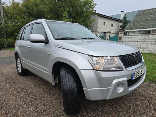 Сірий Сузукі Гранд Вітара, об'ємом двигуна 2 л та пробігом 163 тис. км за 3950 $, фото 9 на Automoto.ua