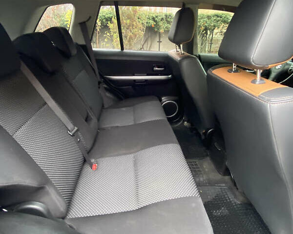 Серый Сузуки Гранд Витара, объемом двигателя 2 л и пробегом 231 тыс. км за 7800 $, фото 12 на Automoto.ua