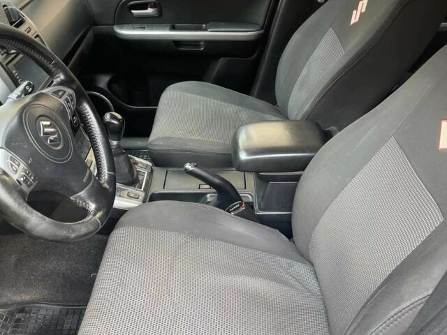 Серый Сузуки Гранд Витара, объемом двигателя 1.9 л и пробегом 222 тыс. км за 9000 $, фото 4 на Automoto.ua