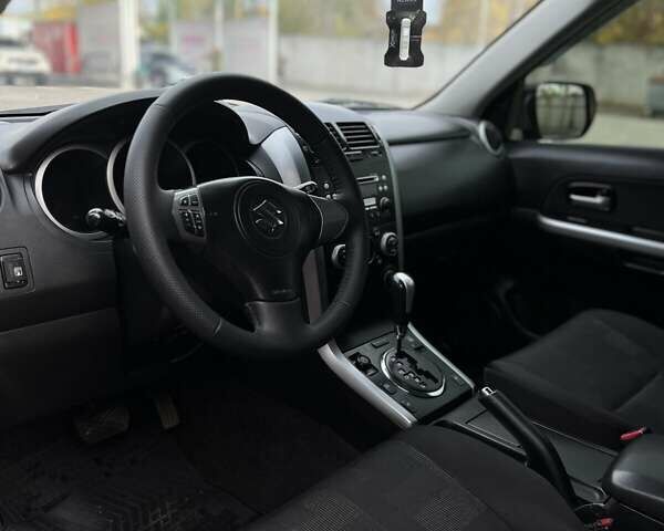 Серый Сузуки Гранд Витара, объемом двигателя 2.4 л и пробегом 200 тыс. км за 7900 $, фото 8 на Automoto.ua