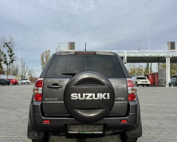 Серый Сузуки Гранд Витара, объемом двигателя 2.4 л и пробегом 200 тыс. км за 7900 $, фото 7 на Automoto.ua