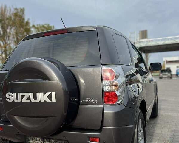 Серый Сузуки Гранд Витара, объемом двигателя 2.4 л и пробегом 200 тыс. км за 7900 $, фото 22 на Automoto.ua