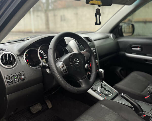 Сірий Сузукі Гранд Вітара, об'ємом двигуна 2.4 л та пробігом 200 тис. км за 7600 $, фото 15 на Automoto.ua