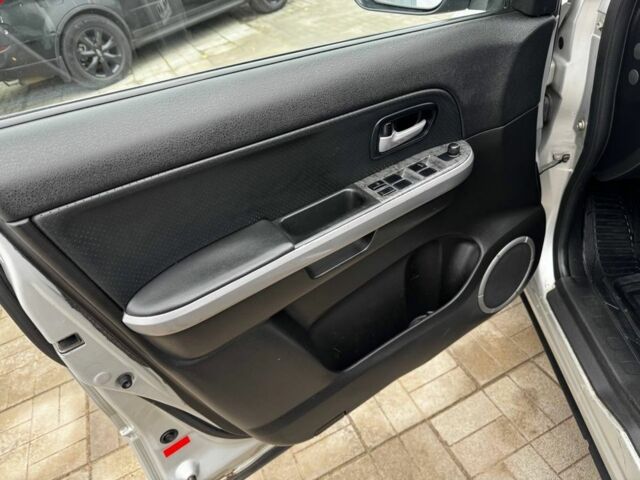 Сірий Сузукі Гранд Вітара, об'ємом двигуна 2.4 л та пробігом 210 тис. км за 8500 $, фото 8 на Automoto.ua