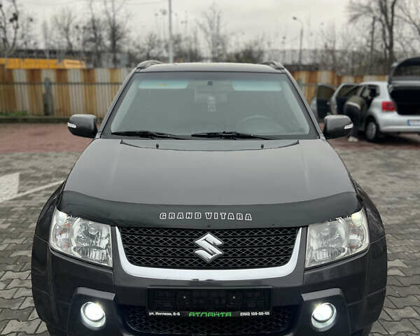 Сірий Сузукі Гранд Вітара, об'ємом двигуна 2.4 л та пробігом 200 тис. км за 7600 $, фото 23 на Automoto.ua