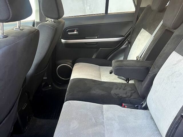 Сірий Сузукі Гранд Вітара, об'ємом двигуна 1.9 л та пробігом 304 тис. км за 3500 $, фото 9 на Automoto.ua