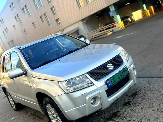 Сірий Сузукі Гранд Вітара, об'ємом двигуна 1.9 л та пробігом 304 тис. км за 3500 $, фото 1 на Automoto.ua