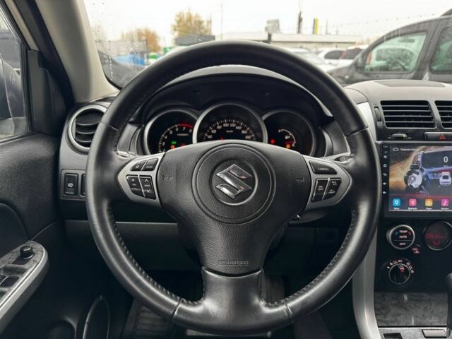 Сірий Сузукі Гранд Вітара, об'ємом двигуна 2.4 л та пробігом 210 тис. км за 8500 $, фото 7 на Automoto.ua