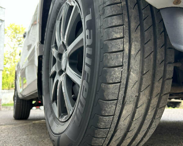 Серый Сузуки Гранд Витара, объемом двигателя 2 л и пробегом 175 тыс. км за 9000 $, фото 18 на Automoto.ua