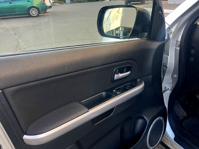 Сірий Сузукі Гранд Вітара, об'ємом двигуна 1.9 л та пробігом 304 тис. км за 3500 $, фото 7 на Automoto.ua