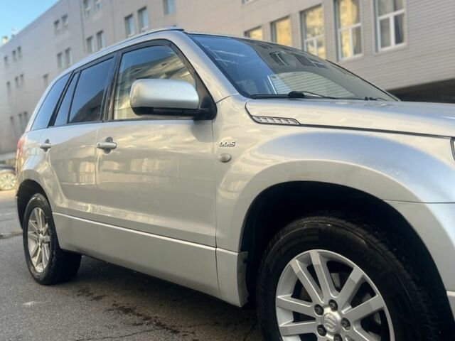 Сірий Сузукі Гранд Вітара, об'ємом двигуна 1.9 л та пробігом 300 тис. км за 3500 $, фото 3 на Automoto.ua