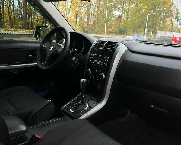 Серый Сузуки Гранд Витара, объемом двигателя 2.4 л и пробегом 200 тыс. км за 7900 $, фото 9 на Automoto.ua