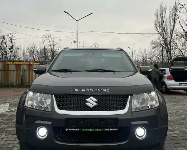 Сірий Сузукі Гранд Вітара, об'ємом двигуна 2.4 л та пробігом 200 тис. км за 7600 $, фото 24 на Automoto.ua