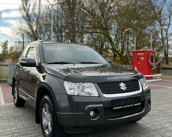 Серый Сузуки Гранд Витара, объемом двигателя 2.4 л и пробегом 200 тыс. км за 7900 $, фото 18 на Automoto.ua