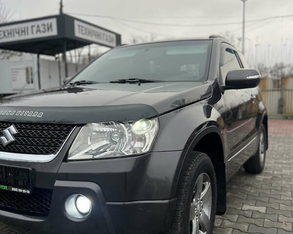 Сірий Сузукі Гранд Вітара, об'ємом двигуна 2.4 л та пробігом 200 тис. км за 7600 $, фото 1 на Automoto.ua