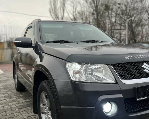 Сірий Сузукі Гранд Вітара, об'ємом двигуна 2.4 л та пробігом 200 тис. км за 7600 $, фото 22 на Automoto.ua