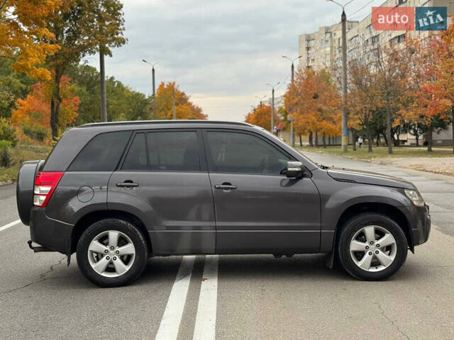 Сірий Сузукі Гранд Вітара, об'ємом двигуна 2.4 л та пробігом 200 тис. км за 8200 $, фото 5 на Automoto.ua