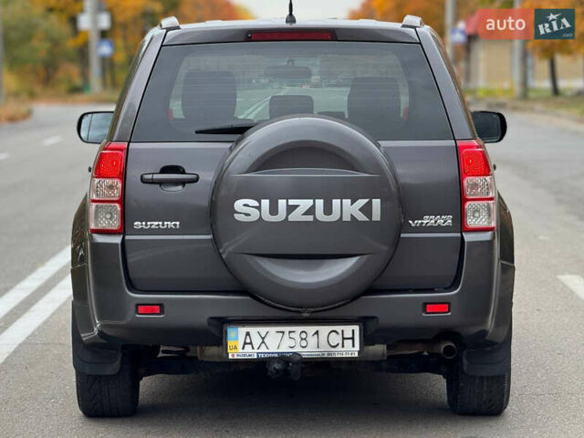 Сузуки Гранд Витара 2010 в Харькове на Automoto.ua Серый Сузуки Гранд Витара, объемом двигателя 2.4 л и пробегом 200 тыс. км за 8750 $, фото 7 на Automoto.ua