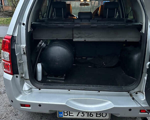 Серый Сузуки Гранд Витара, объемом двигателя 2.4 л и пробегом 236 тыс. км за 9898 $, фото 12 на Automoto.ua