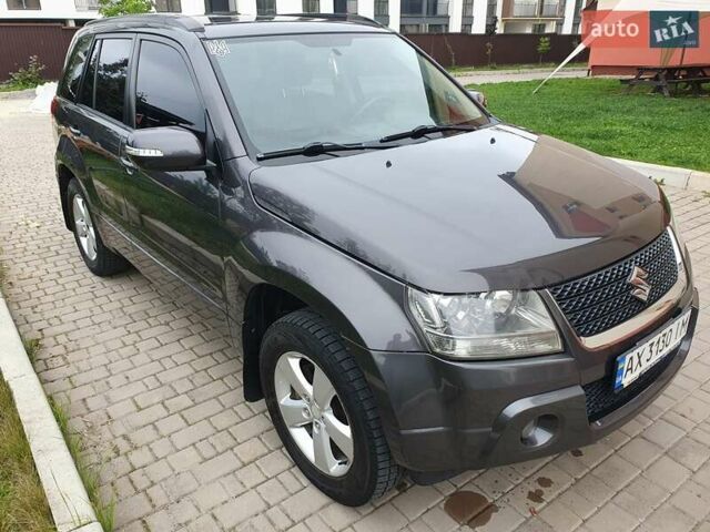 Сузуки Гранд Витара 2010 в Славянске на Automoto.ua Серый Сузуки Гранд Витара, объемом двигателя 2.4 л и пробегом 222 тыс. км за 10000 $, фото 1 на Automoto.ua