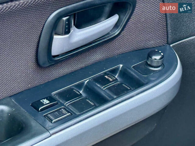 Серый Сузуки Гранд Витара, объемом двигателя 2.4 л и пробегом 200 тыс. км за 8200 $, фото 11 на Automoto.ua