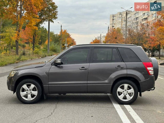 Сузуки Гранд Витара 2010 в Харькове на Automoto.ua Серый Сузуки Гранд Витара, объемом двигателя 2.4 л и пробегом 200 тыс. км за 8750 $, фото 4 на Automoto.ua