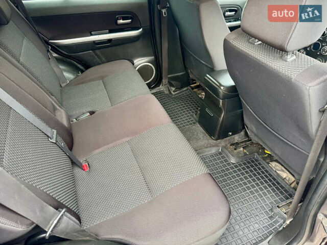 Сузуки Гранд Витара 2010 в Харькове на Automoto.ua Серый Сузуки Гранд Витара, объемом двигателя 2.4 л и пробегом 200 тыс. км за 8750 $, фото 14 на Automoto.ua