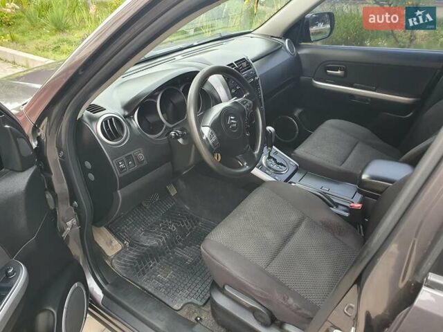 Сузуки Гранд Витара 2010 в Славянске на Automoto.ua Серый Сузуки Гранд Витара, объемом двигателя 2.4 л и пробегом 222 тыс. км за 10000 $, фото 9 на Automoto.ua