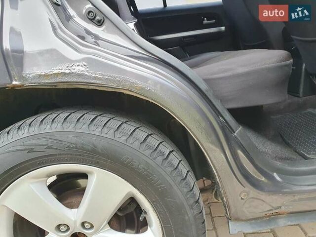 Сузуки Гранд Витара 2010 в Славянске на Automoto.ua Серый Сузуки Гранд Витара, объемом двигателя 2.4 л и пробегом 222 тыс. км за 10000 $, фото 18 на Automoto.ua