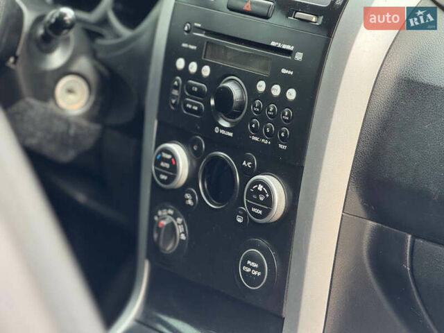 Сузуки Гранд Витара 2010 в Харькове на Automoto.ua Серый Сузуки Гранд Витара, объемом двигателя 2.4 л и пробегом 200 тыс. км за 8750 $, фото 13 на Automoto.ua