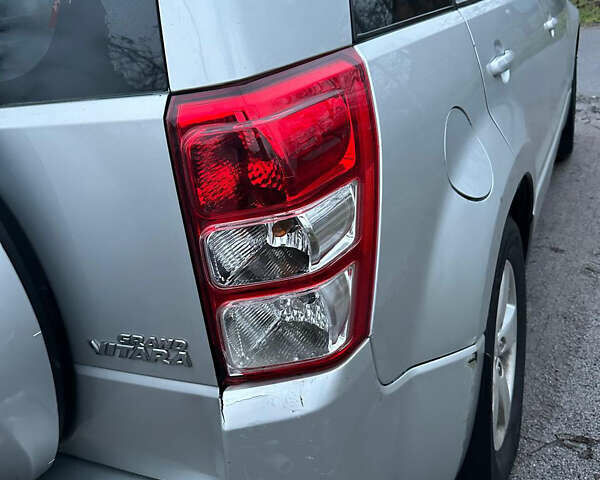 Серый Сузуки Гранд Витара, объемом двигателя 2.4 л и пробегом 236 тыс. км за 9898 $, фото 14 на Automoto.ua