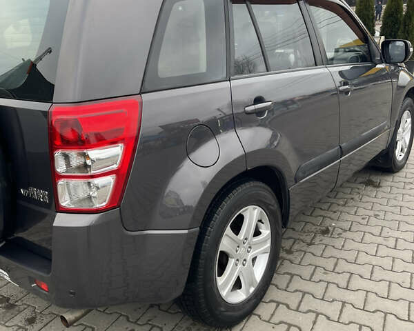 Серый Сузуки Гранд Витара, объемом двигателя 2.4 л и пробегом 156 тыс. км за 10500 $, фото 18 на Automoto.ua