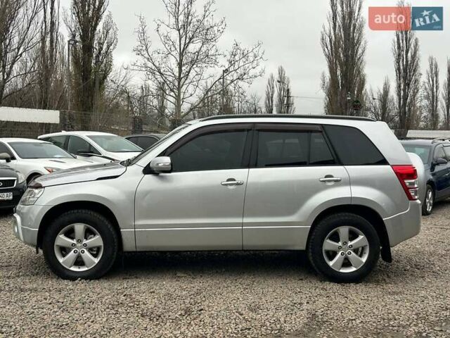 Сірий Сузукі Гранд Вітара, об'ємом двигуна 2.4 л та пробігом 148 тис. км за 8900 $, фото 7 на Automoto.ua