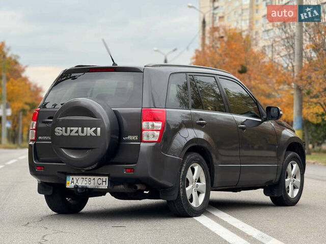 Сузуки Гранд Витара 2010 в Харькове на Automoto.ua Серый Сузуки Гранд Витара, объемом двигателя 2.4 л и пробегом 200 тыс. км за 8750 $, фото 3 на Automoto.ua