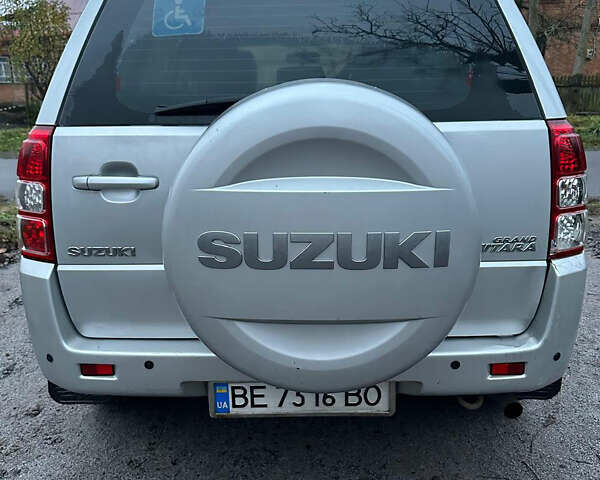 Серый Сузуки Гранд Витара, объемом двигателя 2.4 л и пробегом 236 тыс. км за 9898 $, фото 2 на Automoto.ua