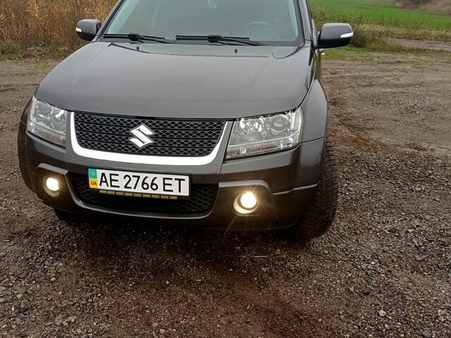 Сірий Сузукі Гранд Вітара, об'ємом двигуна 2.4 л та пробігом 120 тис. км за 10500 $, фото 10 на Automoto.ua
