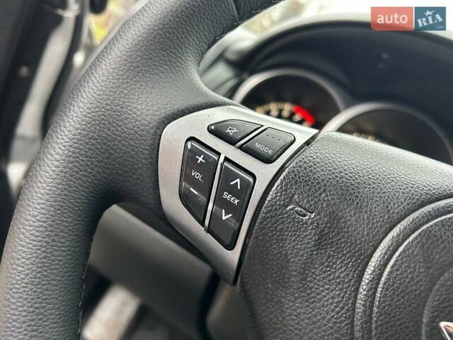 Сірий Сузукі Гранд Вітара, об'ємом двигуна 2.4 л та пробігом 148 тис. км за 8900 $, фото 19 на Automoto.ua