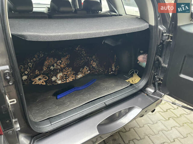 Серый Сузуки Гранд Витара, объемом двигателя 2.4 л и пробегом 156 тыс. км за 10500 $, фото 2 на Automoto.ua