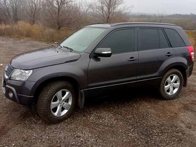 Сірий Сузукі Гранд Вітара, об'ємом двигуна 2.4 л та пробігом 120 тис. км за 10500 $, фото 9 на Automoto.ua
