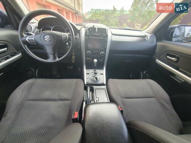 Сузуки Гранд Витара 2010 в Славянске на Automoto.ua Серый Сузуки Гранд Витара, объемом двигателя 2.4 л и пробегом 222 тыс. км за 10000 $, фото 11 на Automoto.ua